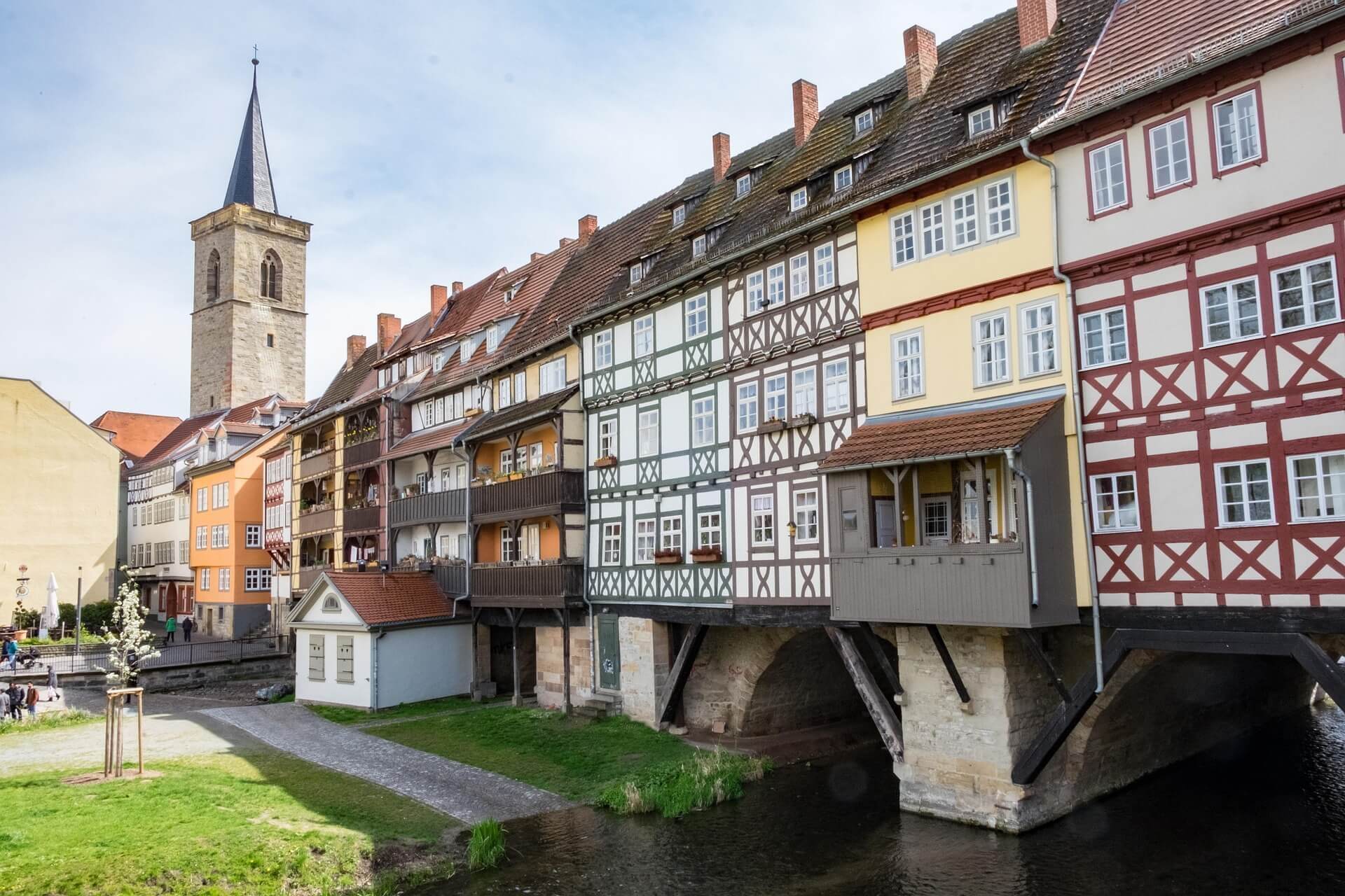 Ein weiteres Wahrzeichen: Die berühmte Krämerbrücke in Erfurt; Foto Pixabay; Fotograf Elcholito
